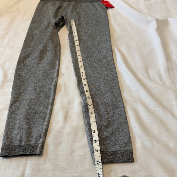 NEW Spanx Small Seamless Sculpt Leggings in Spacedye Cloudy Gray Grey Slimming - Picture 7 of 9